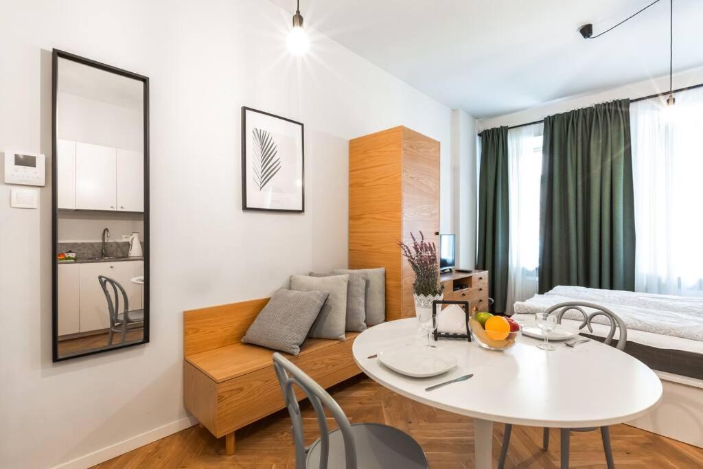 Cute Apartment Perfect For Business And Travel. Warszawa Exteriör bild
