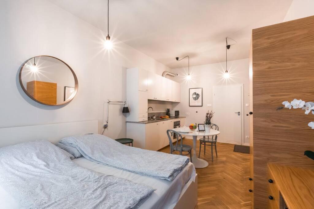 Cute Apartment Perfect For Business And Travel. Warszawa Exteriör bild
