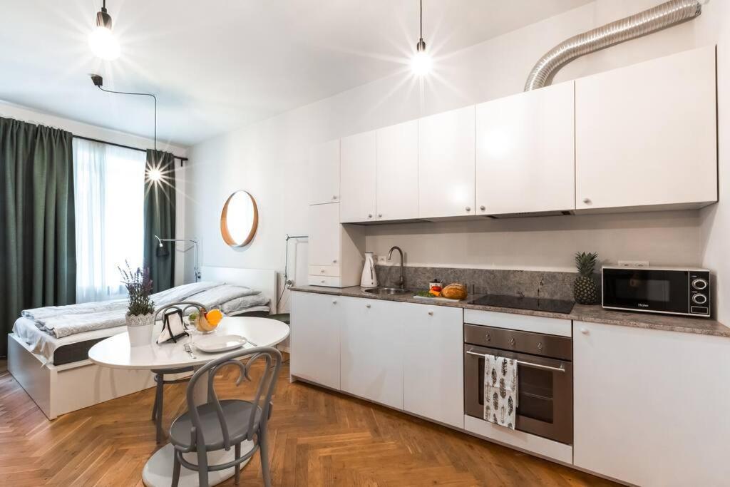 Cute Apartment Perfect For Business And Travel. Warszawa Exteriör bild